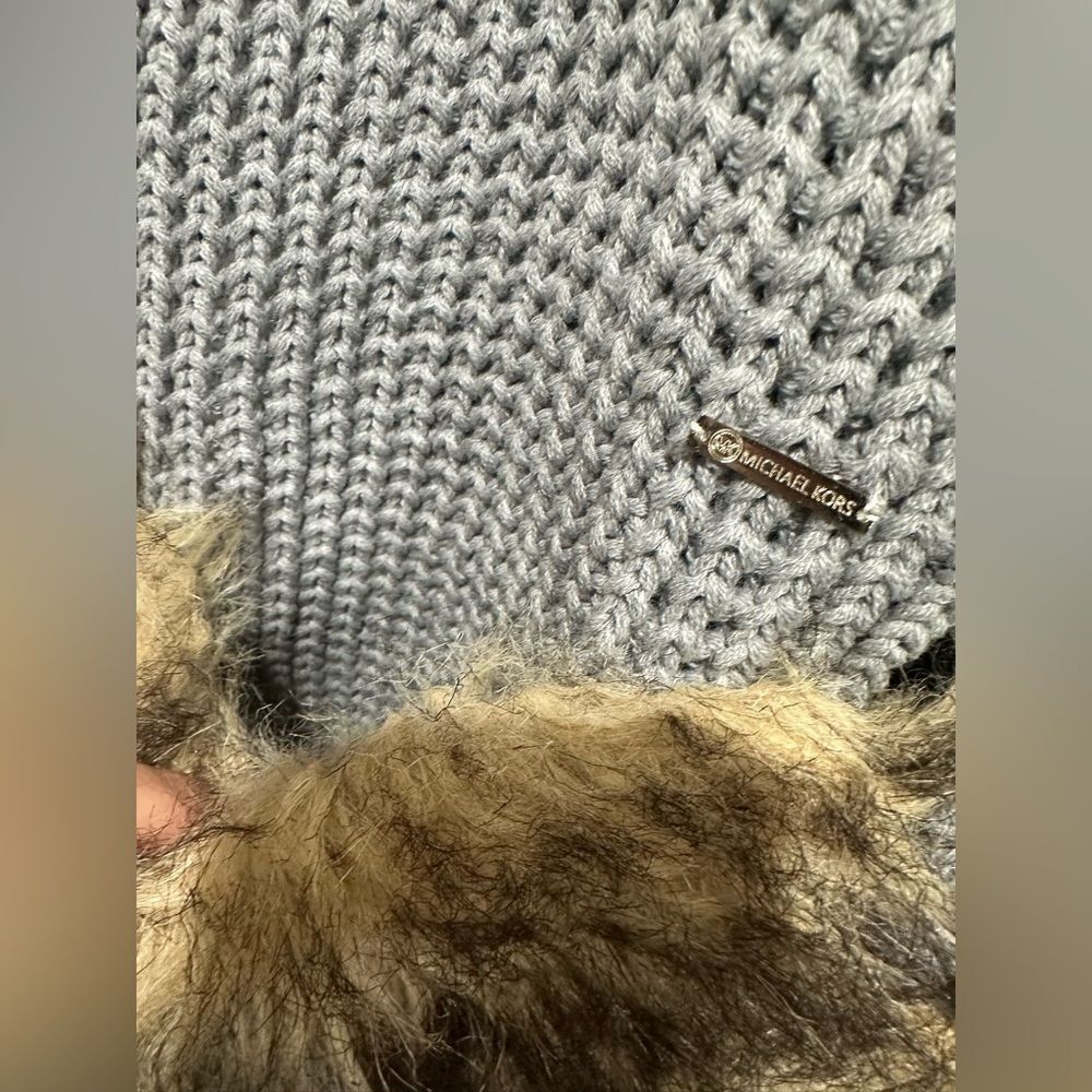 Michael Kors Gray Knit Scarf Faux Fur Pockets - Picture 5 of 8